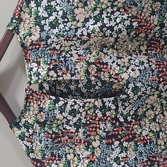 H&M - Satin effect long sleeve top - Picture 4 of 4